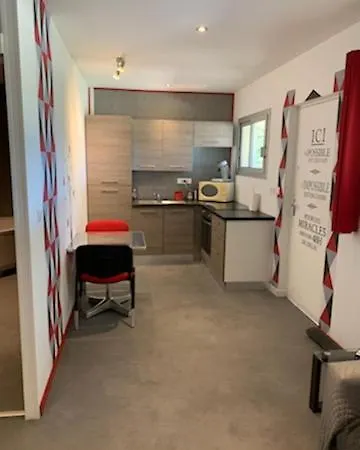 Grand Studio Avec Terrasse Vauvert